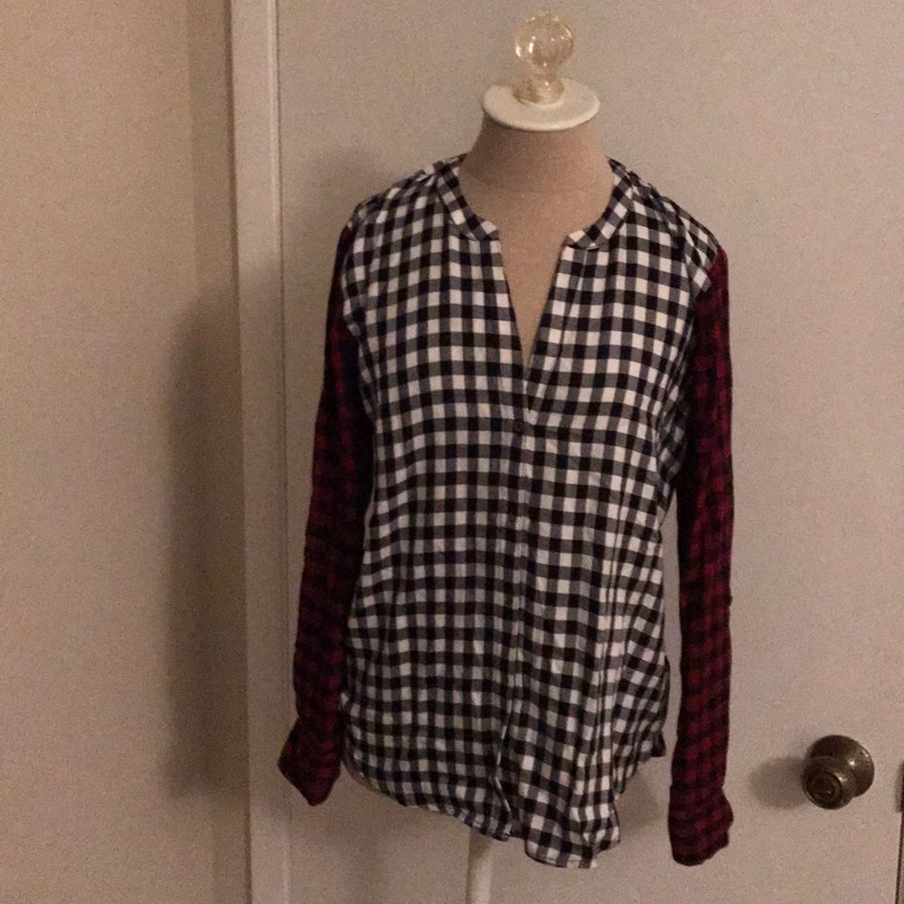 Soft Joie plaid long sleeve top